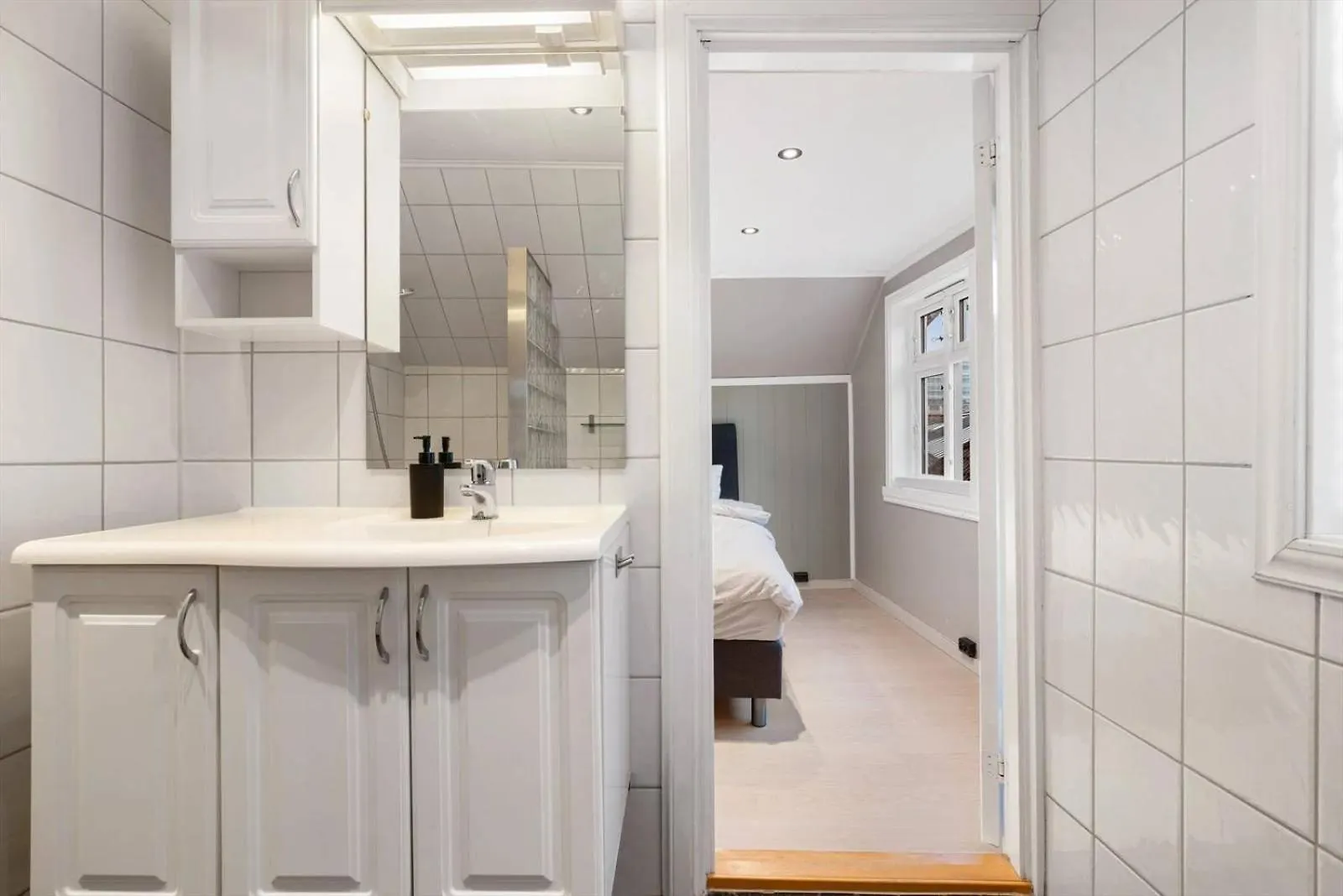 Dinbnb Apartments L 400M To Bryggen L Luxury L Bergenhouse L Fireplace